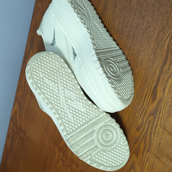 Women's Platform Reebok's - Size 8.5 - Picture 3 of 3
